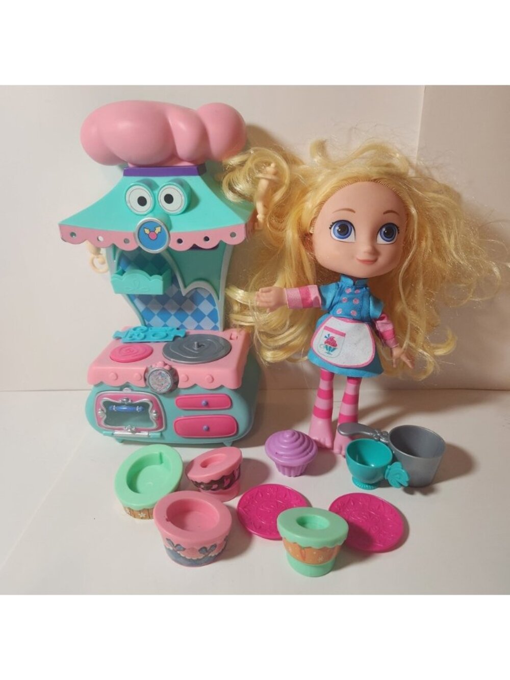 Alice Cafe Crickets Kitchen Playset with Doll and Accessories Mattel